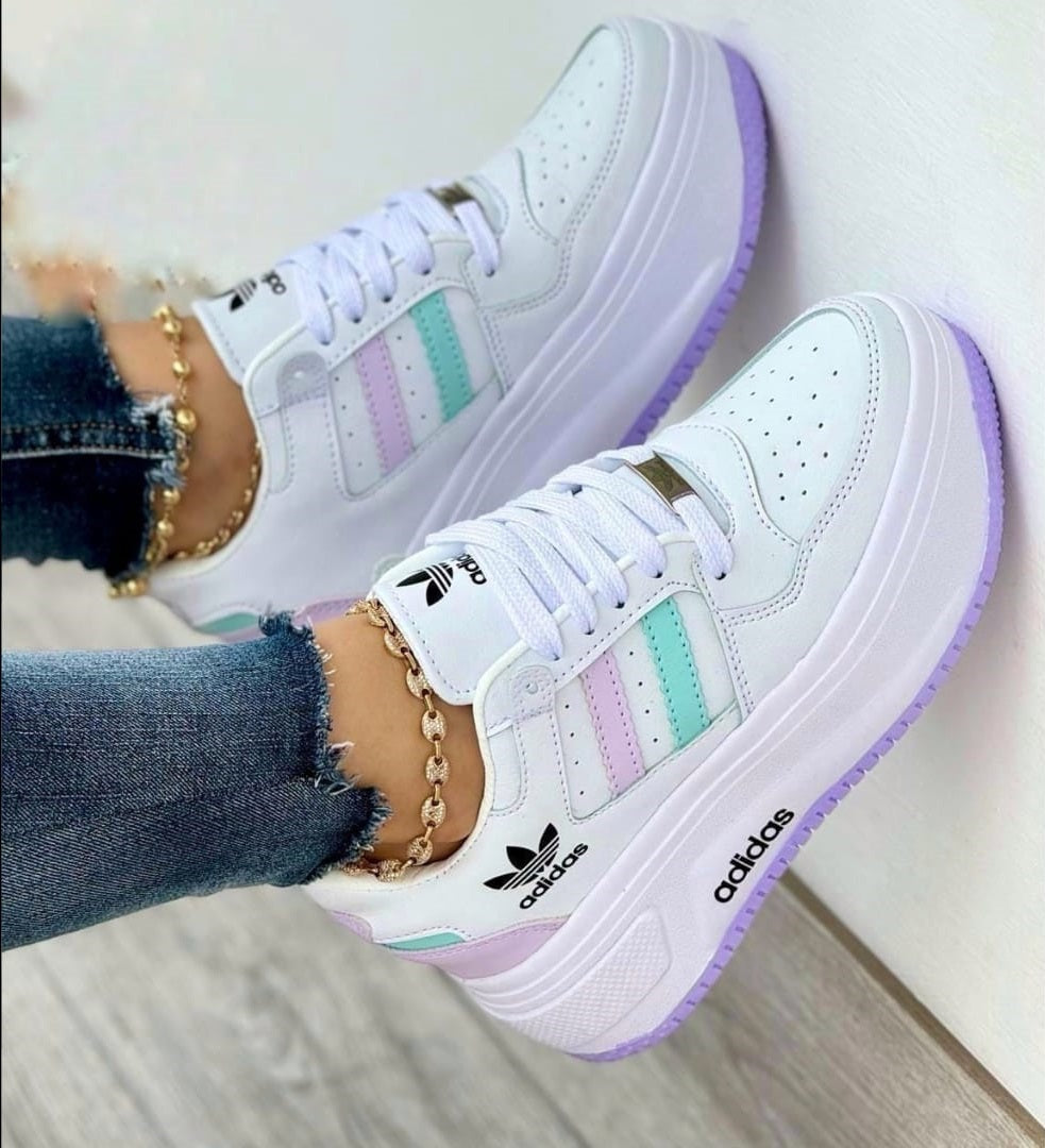 ¡Las Zapatillas Adidas Femeninas que Revolucionan Tu Estilo y Comodidad!