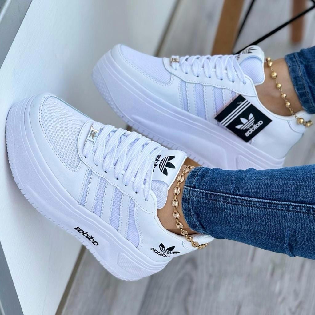 ¡Las Zapatillas Femeninas que Revolucionan Tu Estilo y Comodidad!