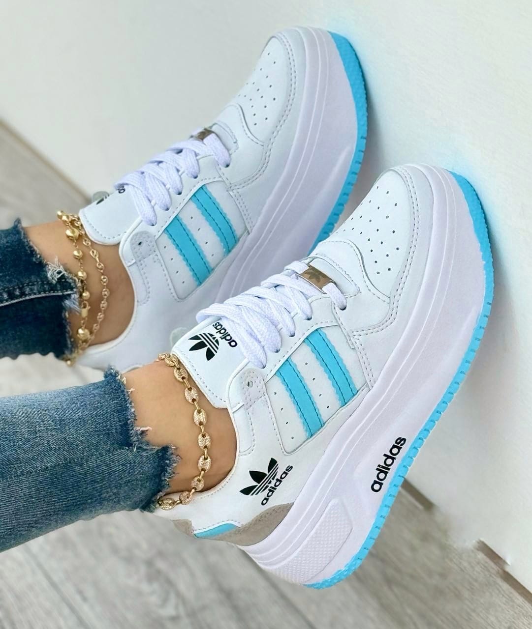 ¡Las Zapatillas Adidas Femeninas que Revolucionan Tu Estilo y Comodidad!